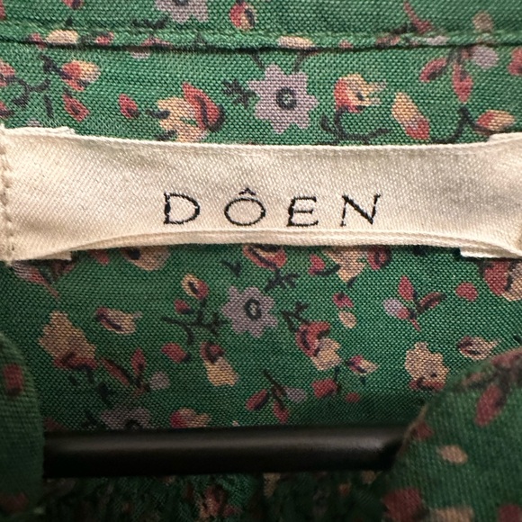 DÔEN O’Keiff Green Floral Top - Size Medium - Picture 4 of 5